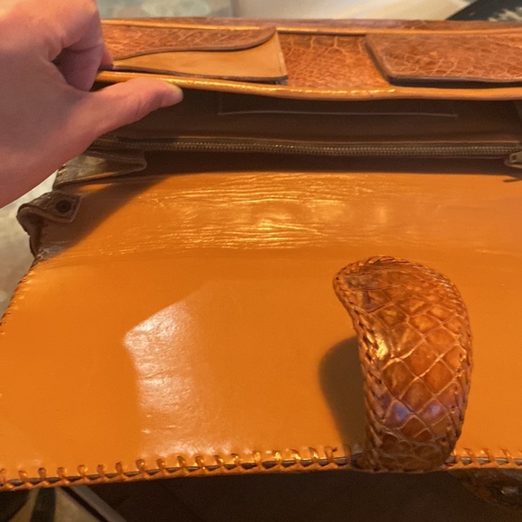 perfect⭐️ VTG condition purse with many compartments, real alligator purse AS IS - Picture 8 of 12